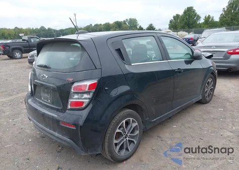 2020 Chevrolet Sonic Fwd Lt 5-Door z USA, uszkodzony, nr VIN 1G1JD6SB4L4129665